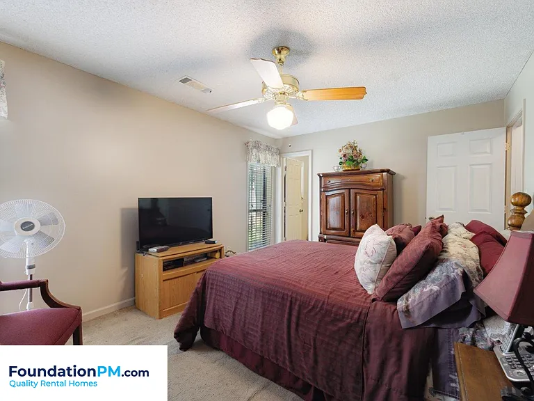 4377 Springwind Rd — Photo 11