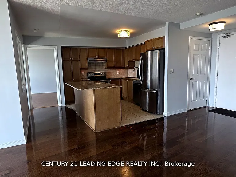 18 Valley Woods Rd #Penthouse 204 — Photo 13