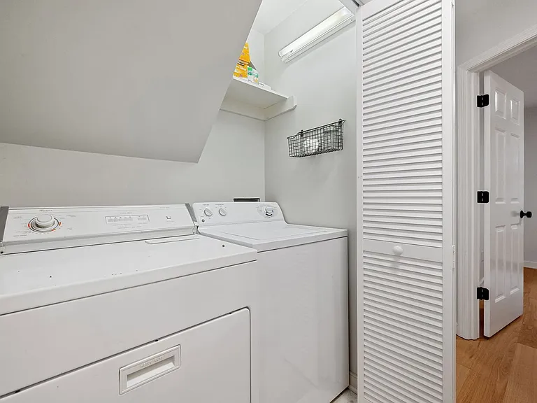 6608 Wexford Ln — Photo 9