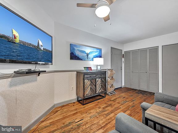 4th image of 50 N Pine St APT 202