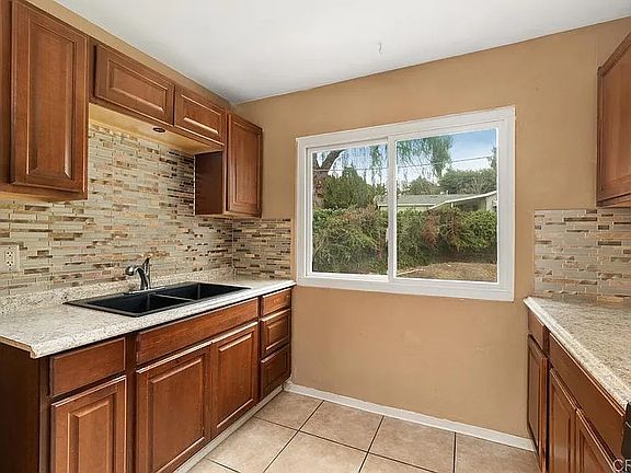 4th image of 9725 Winter Gardens Blvd