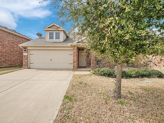 4th image of 1121 Basswood Ln