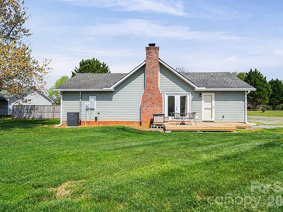 4th image of 2020 Field Ridge Ln