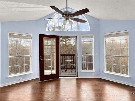 5th image of 1312 Red Deer Way
