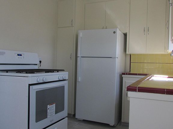 5th image of 3907 E 10th St #F
