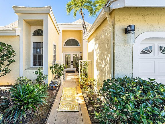 4th image of 13853 Palm Grove Place