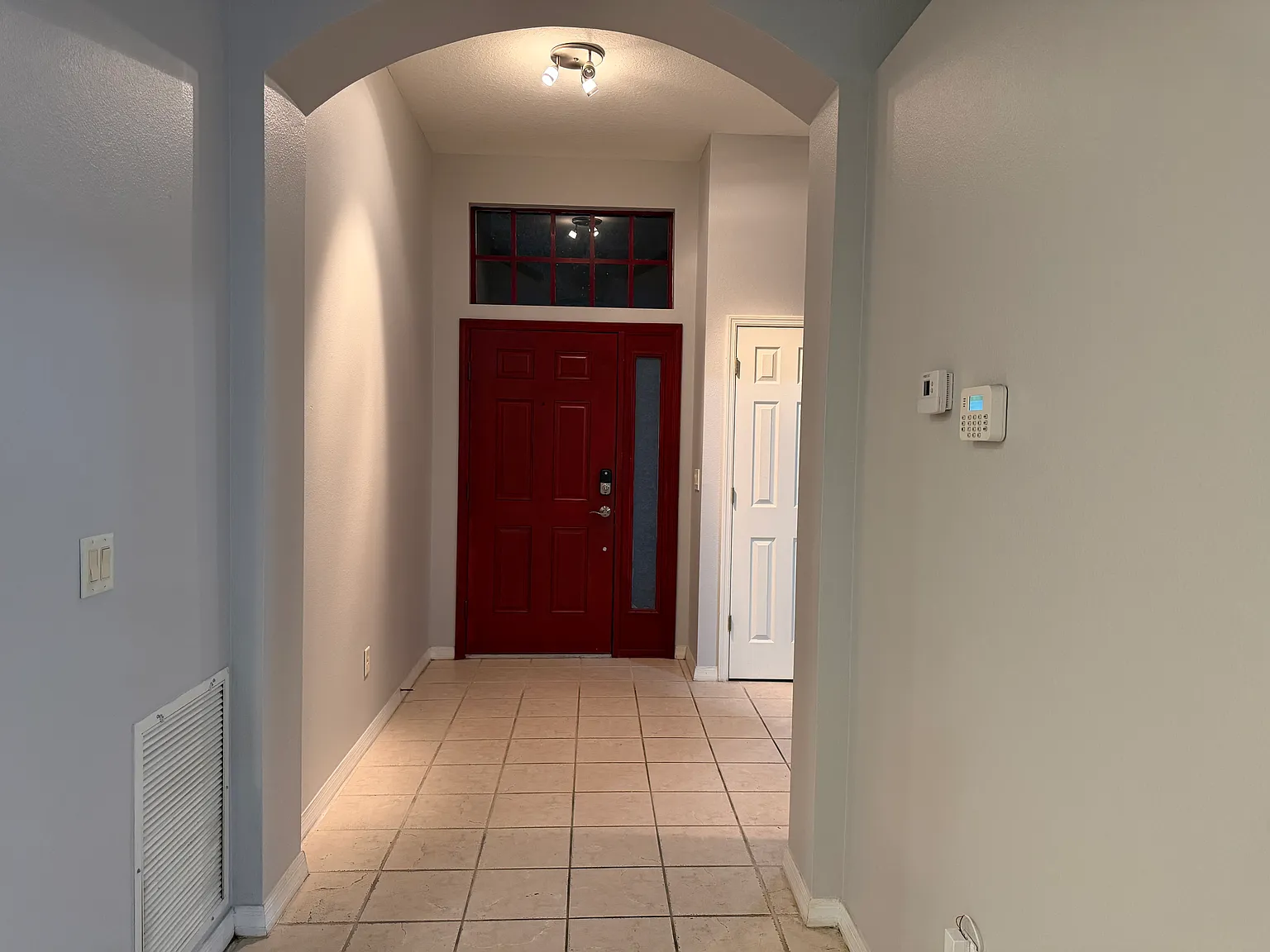 3 bed, 1750 sqft, $3,000 — Photo 2