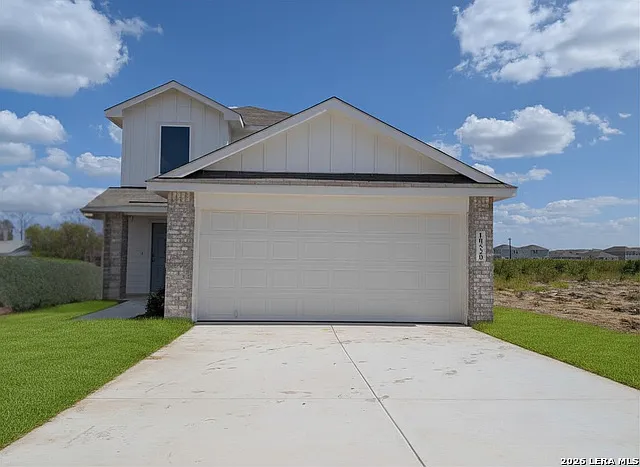 5 bed, 2.5 bath, 2203 sqft, $2,495 — Photo 1