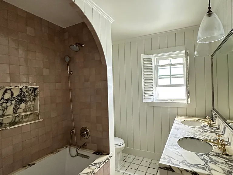 2976 Locust St — Photo 11