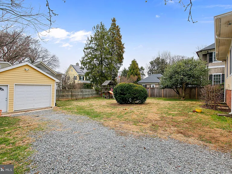3515 Bradley Ln — Photo 28