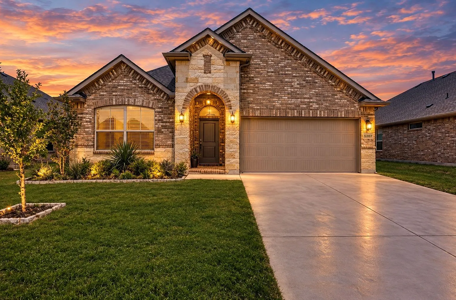 4 bed, 2037 sqft, $2,300 — Photo 1