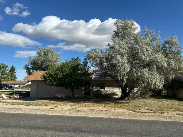 712 W Rochester Ave, Saratoga, WY 82331