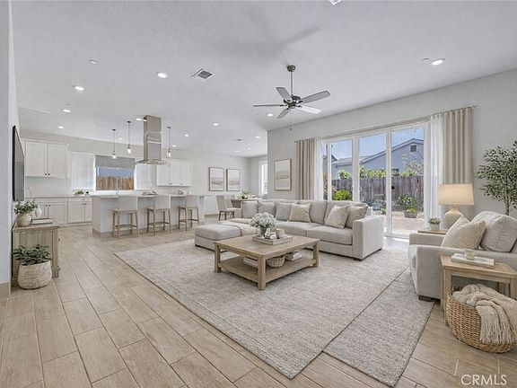 5th image of 2446 Valverde Dr