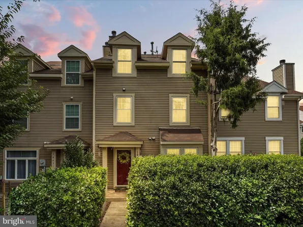 14453 Gringsby Ct, Centreville, VA 20120