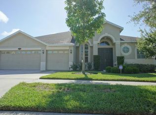 10807 Breaking Rocks Dr, Tampa, FL 33647