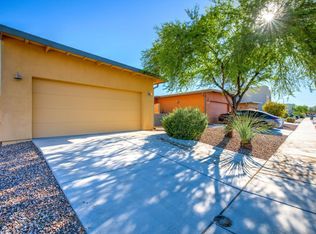 3047 N Dasylirion Dr, Tucson, AZ 85745
