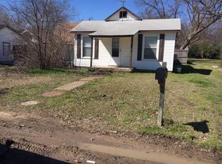 305 N Denton Ave, Justin, TX 76247