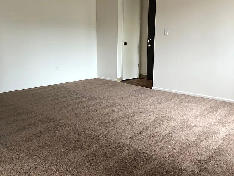 Shannon South Apartments — Photo 3