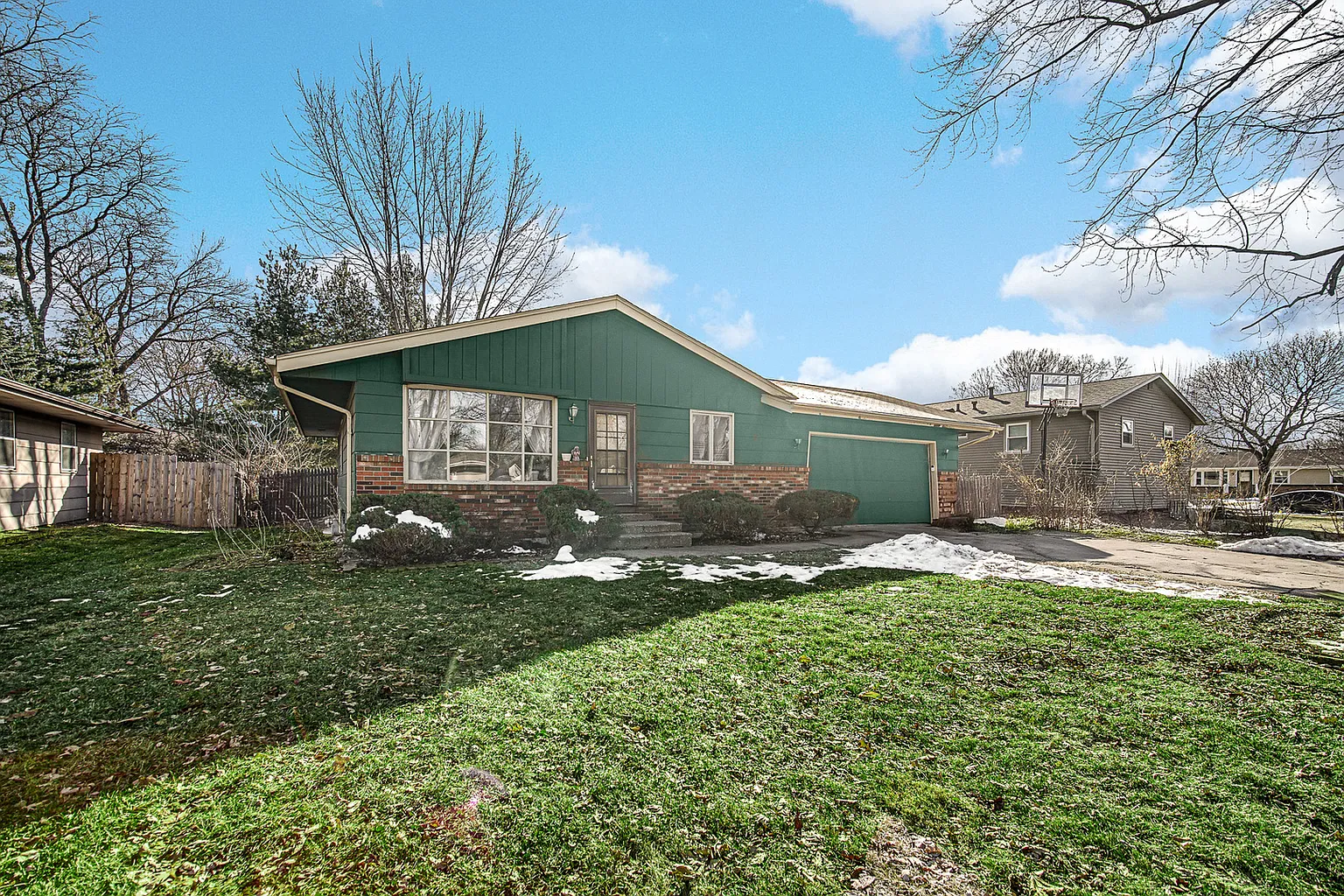 1226 Arnold Ave photo 1