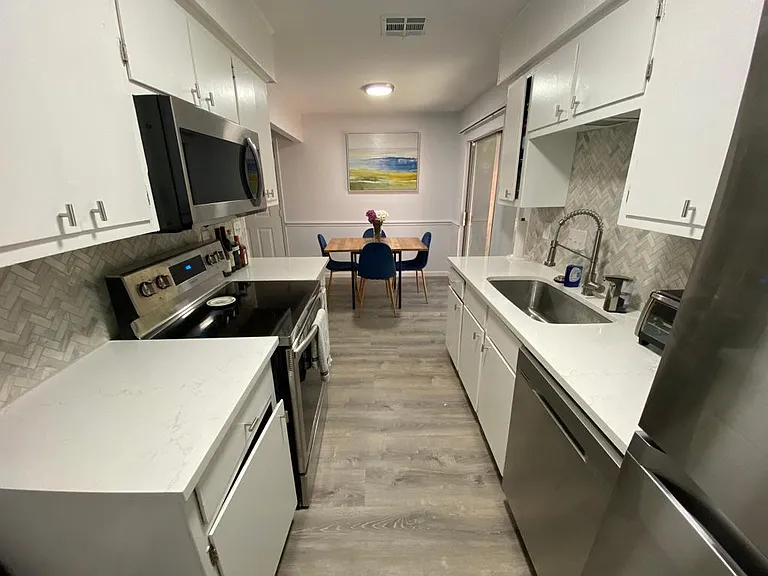 408 Northway Dr — Photo 2
