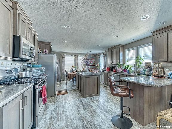 3rd image of 10729 Edwards Ln
