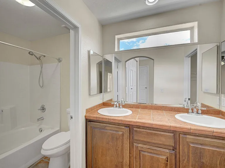 3952 Badgerbrook St — Photo 25