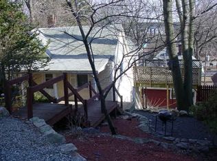 83 Rosemary St, New London, CT 06320