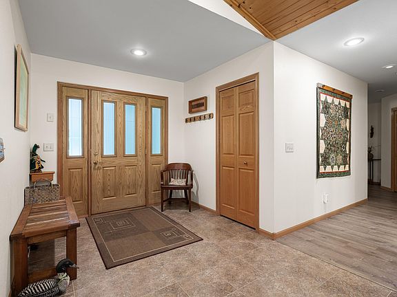 4th image of 9809 Ravenswood Rd