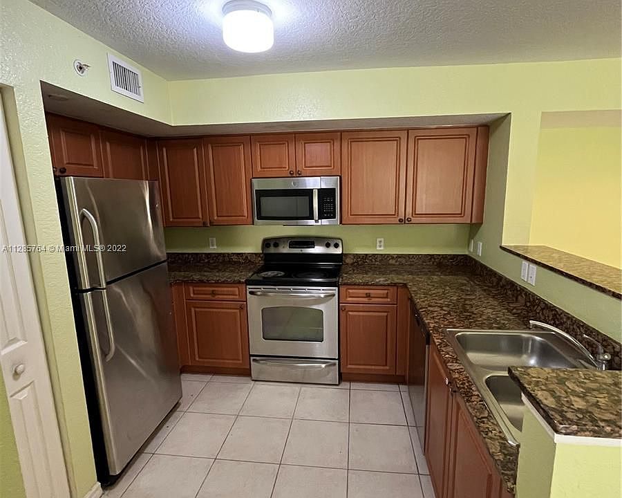 1st image of 13800 NE 3rd Ct APT 101