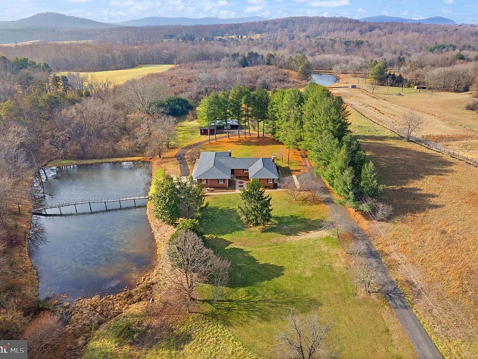 1st image of 375 Seven Ponds Rd