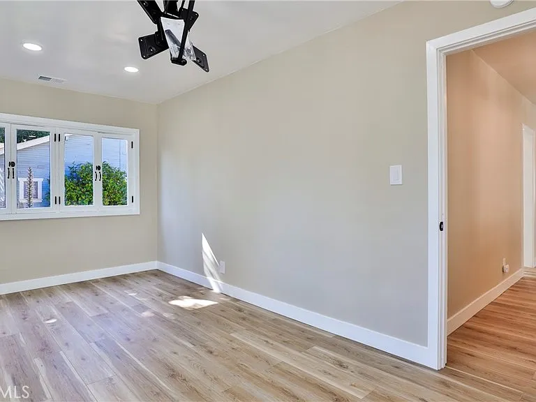 1444 3rd St — Photo 36