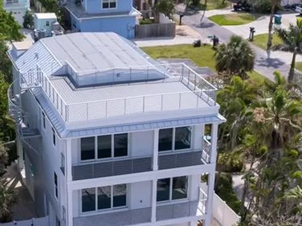 106 S 11th St, Bradenton Beach, FL 34217