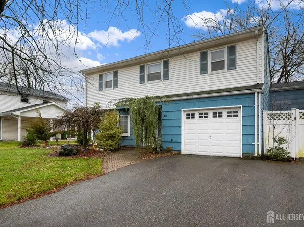 12 Kester Dr, Edison, NJ 08817