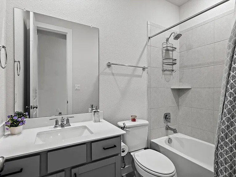 1812 David Ezra St — Photo 26