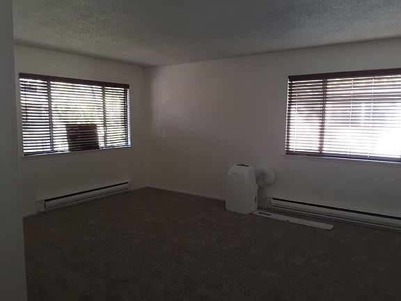 5th image of 651 Oakwood Dr APT 4