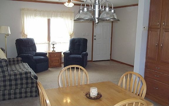 LIVINGROOM