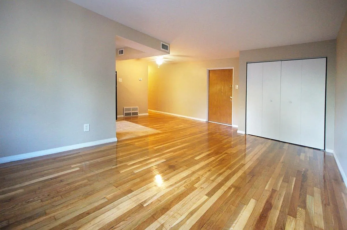 3316 Russell Blvd APT 3 photo 1