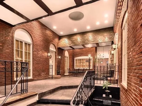 215 East 24th Street image 1 of 8