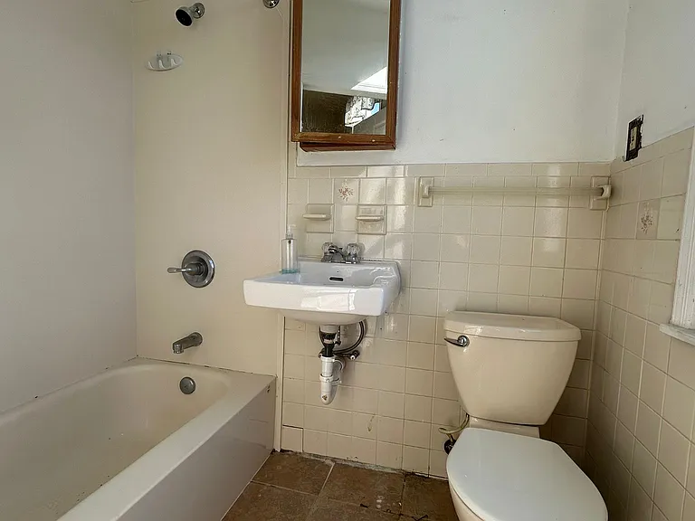 98 Franklin St #39E — Photo 6