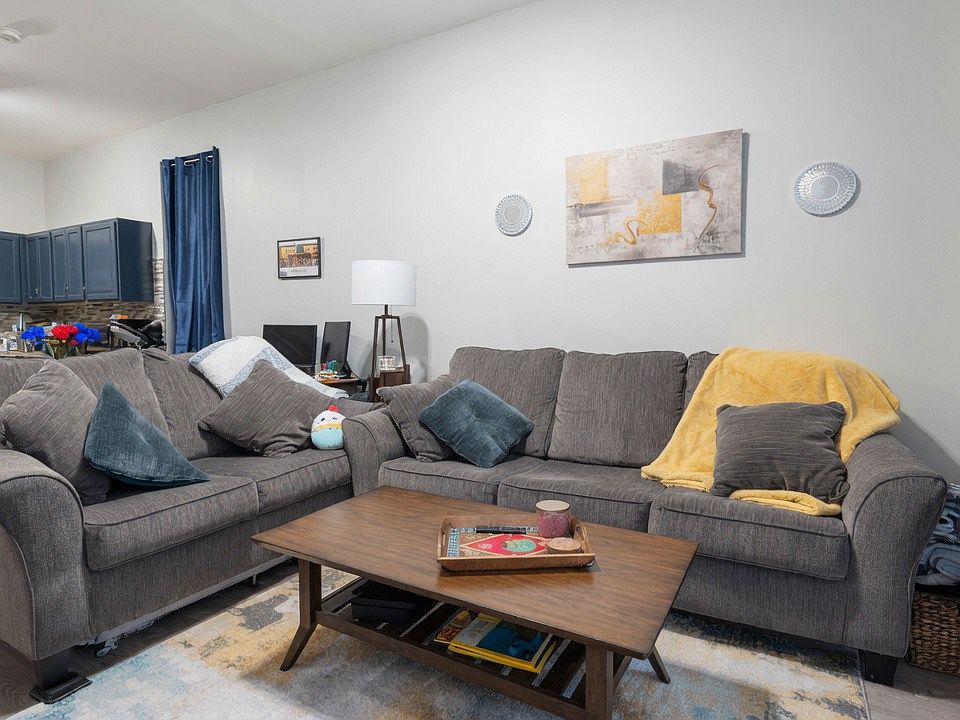 1st image of 1337 W Huron St APT 1R