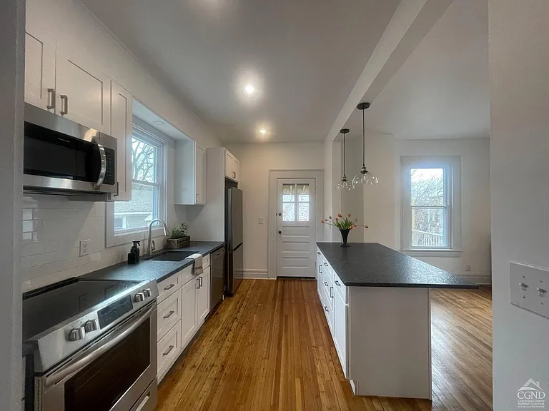 817 Columbia St #2 — Photo 11