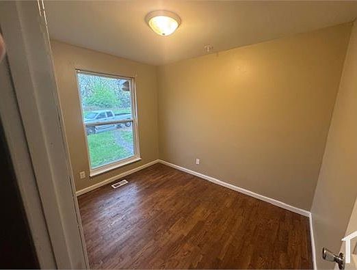 4th image of 10348 Royal Dr