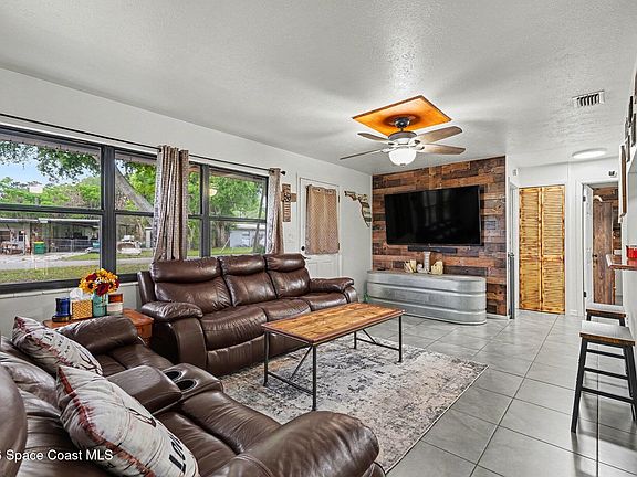 2nd image of 1775 Hallum Ave