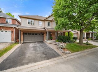 2051 Oak Grove Pl, Burlington, ON L7L6M7