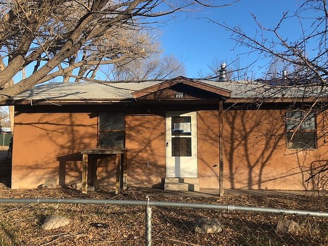 1st image of 906 E Pueblo Dr