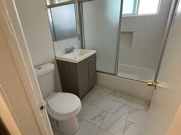 5th image of 15045 Burbank Blvd APT 4
