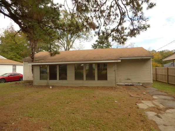 518 Hillcrest Ave, McComb, MS 39648
