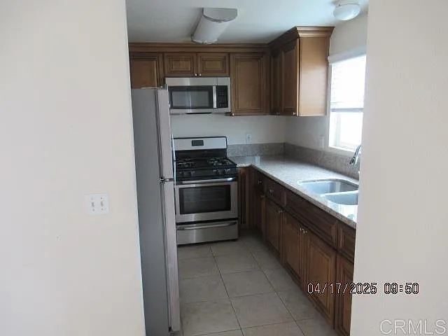 567 Florida St #D — Photo 3