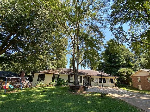 3rd image of 1520 Bainbridge Ln