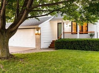 4743 Meadow Valley Dr, West Des Moines, IA 50265
